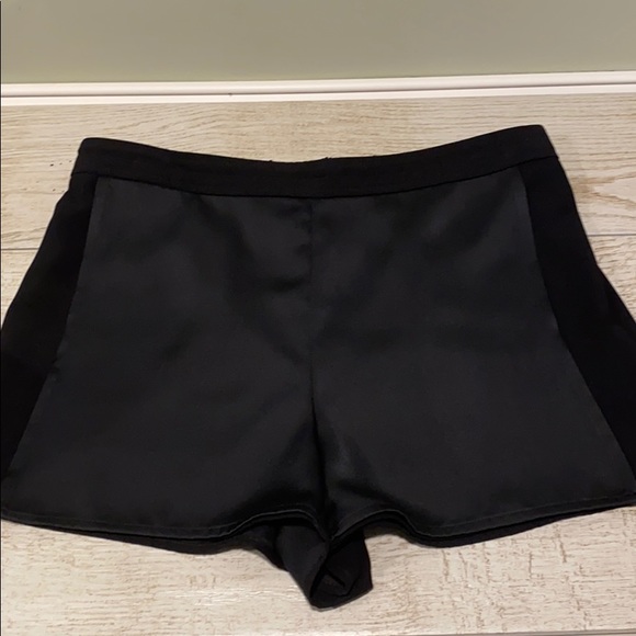 Topshop Tilly Structured Mini Skort Shorts, NWOT - Picture 2 of 10